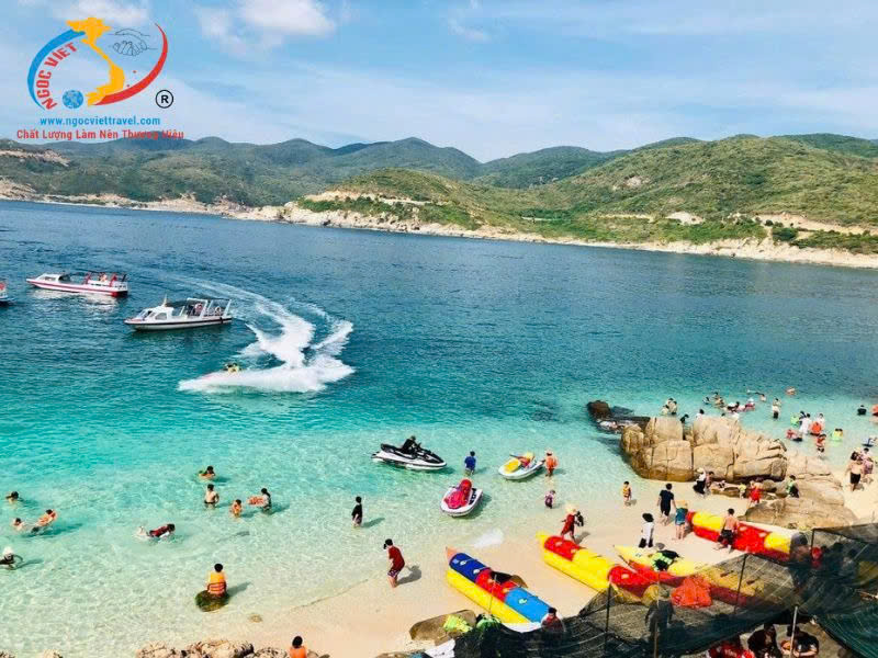 TOUR BÌNH HƯNG - NINH CHỮ - BAO TÔM HÙM – CƠM MẸT GÀ PHAN RANG - XE LIMOUSINE